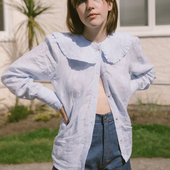 Alma Sax Blouse - Picture 2 of 3